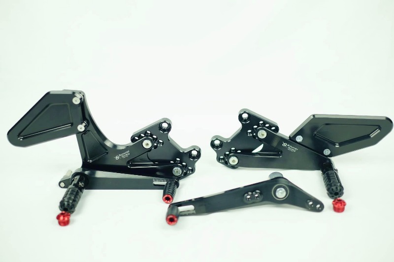 Bonamici Racing - Bộ gác chân Honda CBR1000RR 17-19 ( gác chân gập lên xuống được)( nút đỏ)