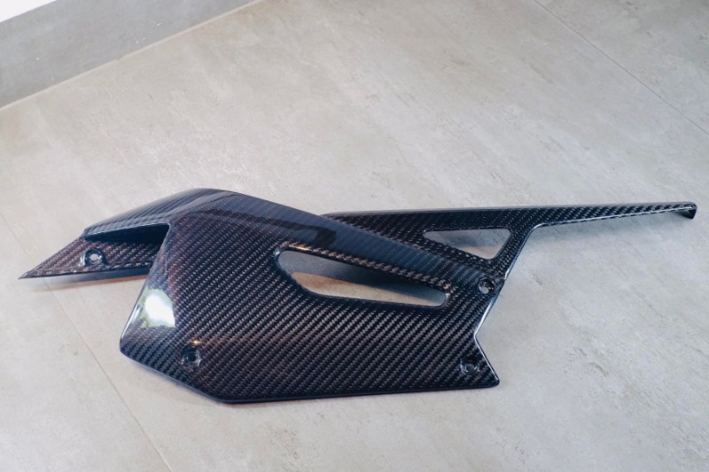 Oya - Front chain guard cover carbon Aprilia RS660