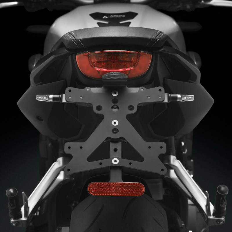 CBow Seitenträger schwarz für Honda CB 650 R 2021