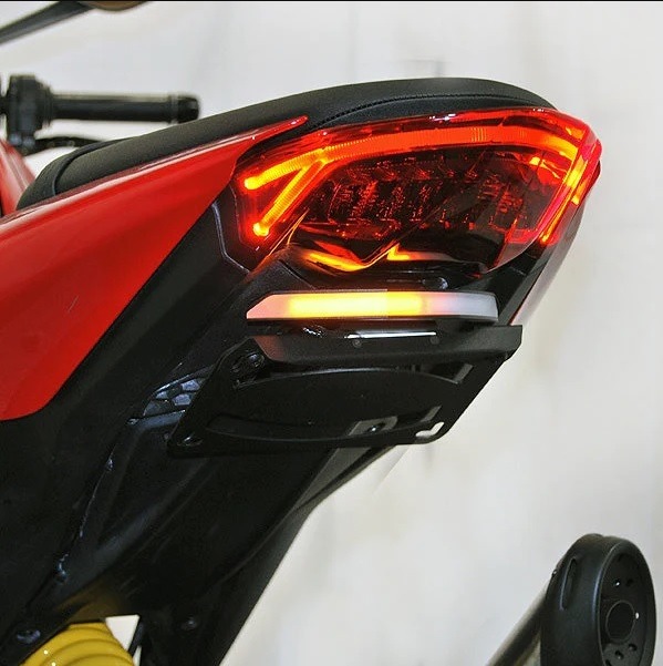 NRC - Pad biển số kèm signal Ducati Monster 937