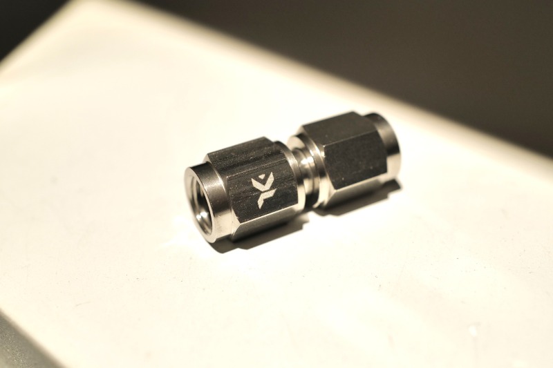 TK Racing - Đầu nối thẳng inox