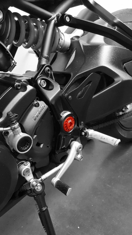 CNC Racing - Ốc lỗ gác chân Hyper 950-821-939/Scrambler 800-1100/ Monster 696-796-797